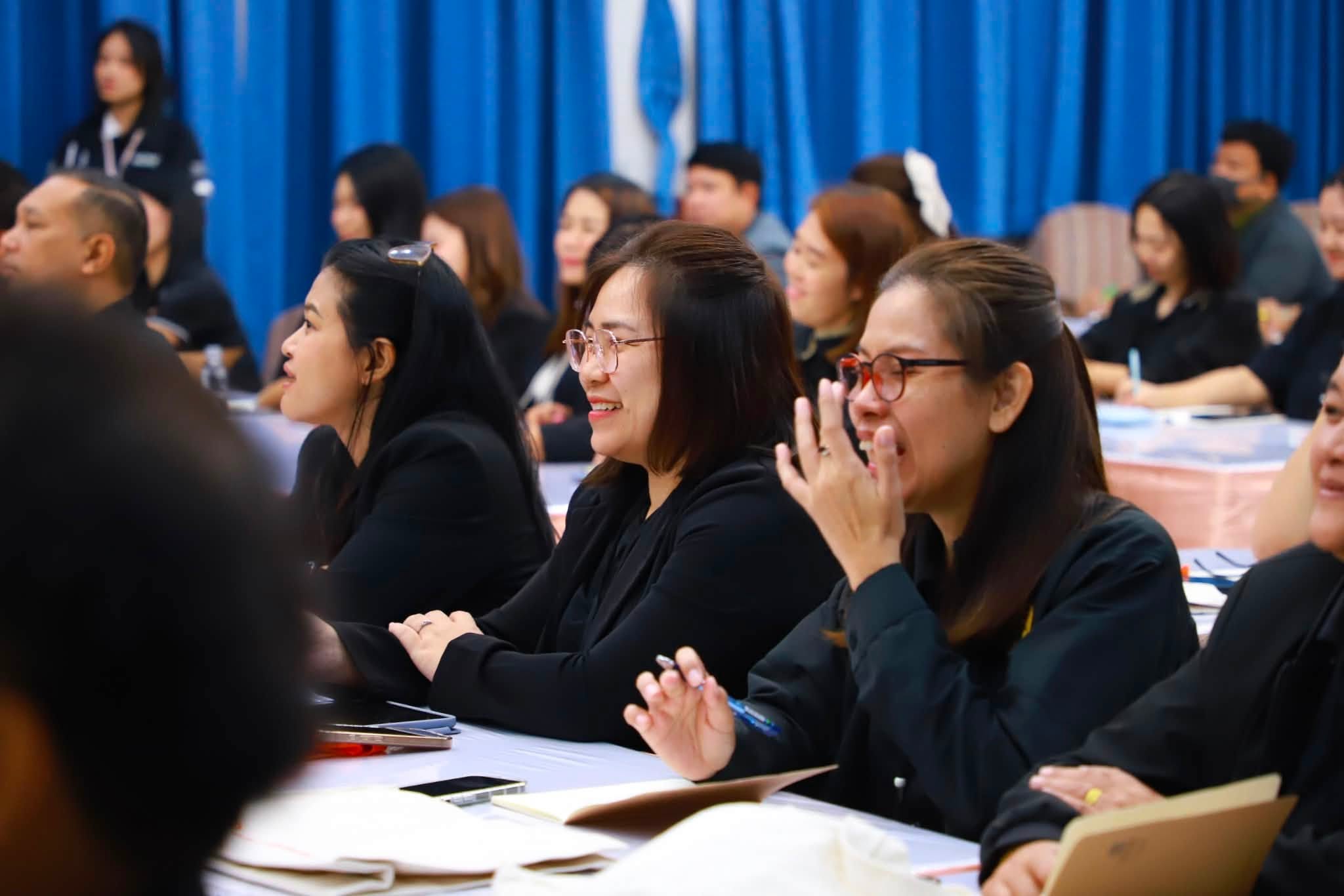 title - รองเลขาธิการ ส.ป.ก. เปิดอบรมหลักสูตร นปต. รุ่นที่ 8 ดันข้าราชการเปลี่ยนบทบาทสู่ “ผู้นำทีม” พร้อมขับเคลื่อนยุทธศาสตร์ชาติ